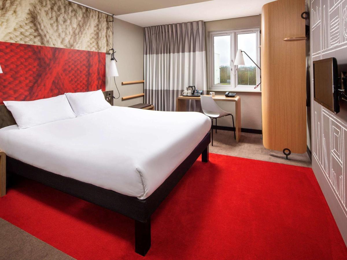 Ibis Rugby East Hotel Crick  Exterior photo
