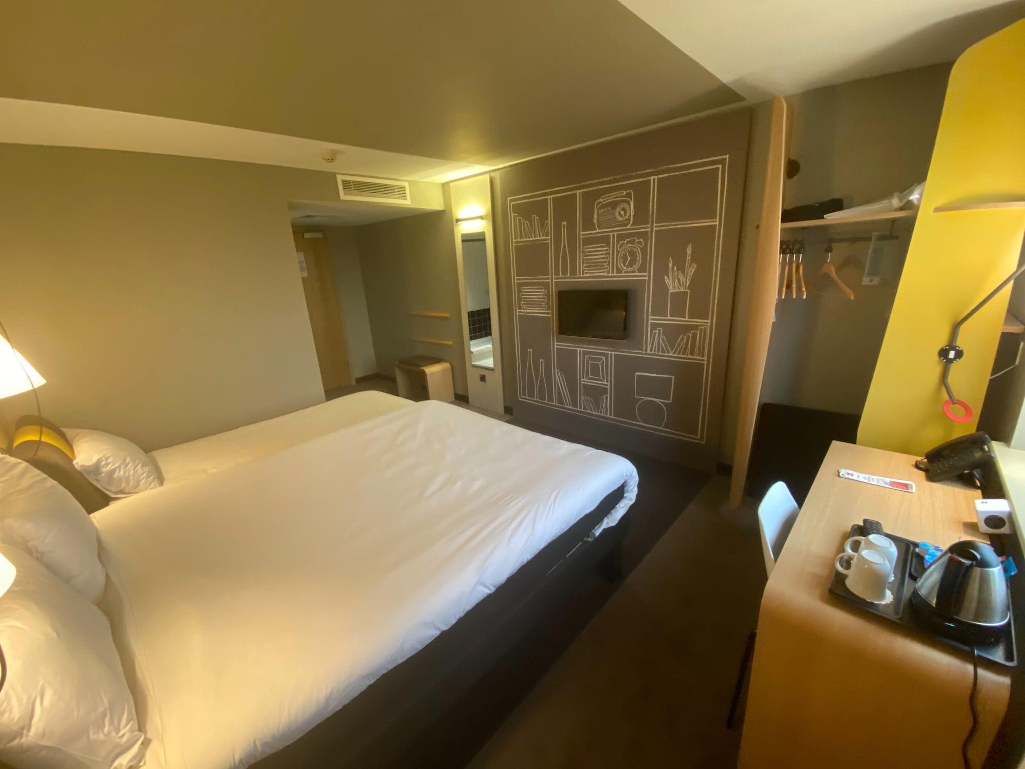 Ibis Rugby East Hotel Crick  Exterior photo