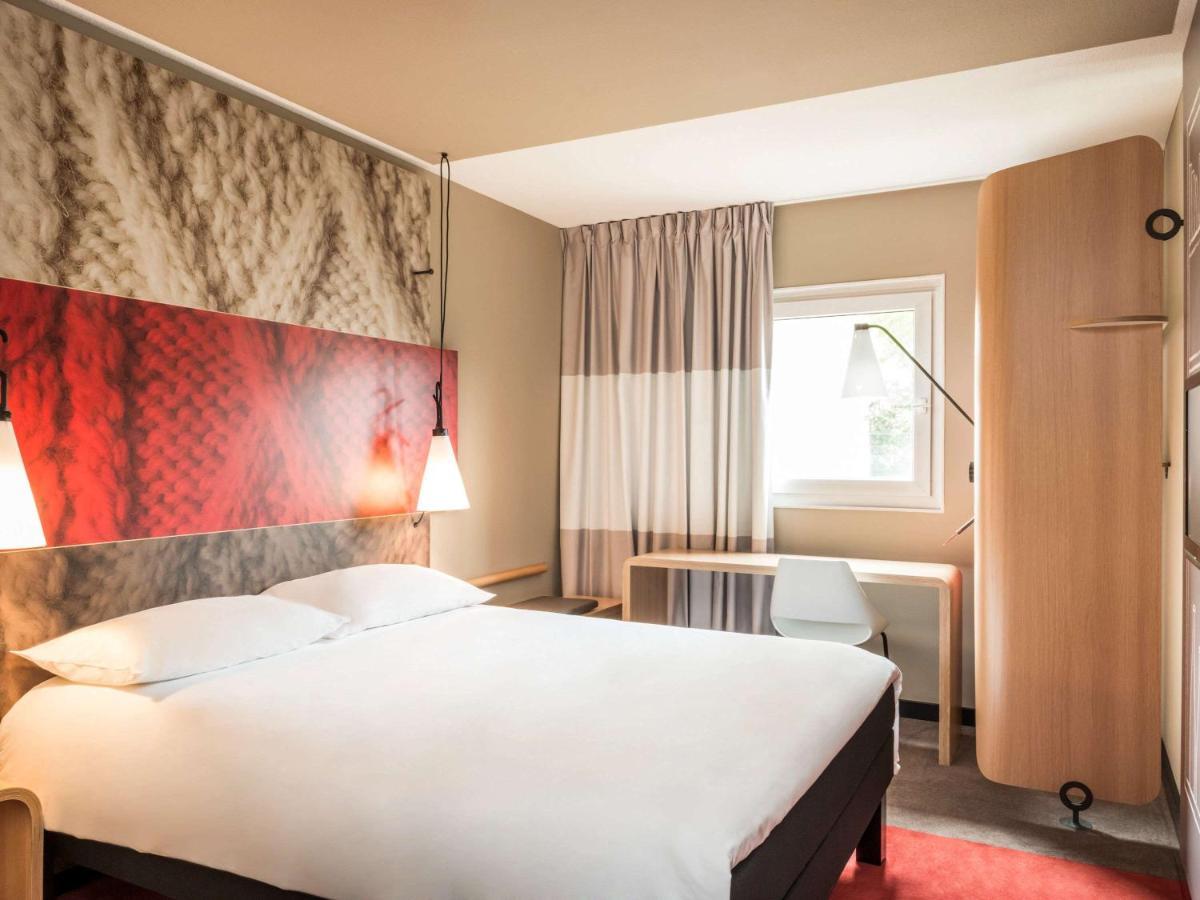 Ibis Rugby East Hotel Crick  Exterior photo